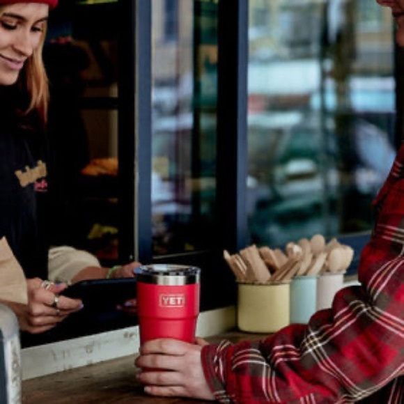 YETI RAMBLER 16 oz Tumbler Travel Mug with Magslider Rescue Red - Picture 3 of 10